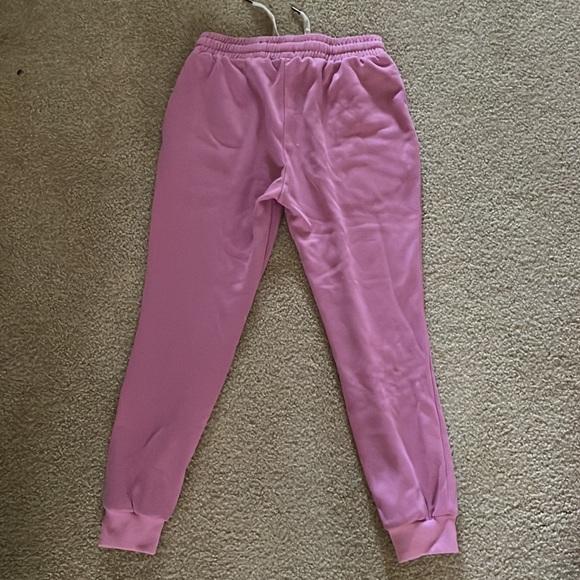 Kittenish cropped hoodie & jogger set - Picture 5 of 5